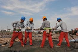 舟山聯(lián)網(wǎng)至大陸的首條500千伏線路工程開機架線