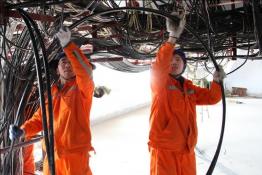 冒嚴(yán)寒進行變電站智能化改造