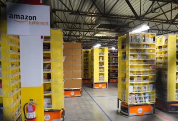 亞馬遜倉(cāng)庫(kù)被打開后，小伙伴們驚呆了！一個(gè)活著的倉(cāng)庫(kù)！