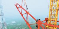 吊裝長(zhǎng)江大跨越<font color=
