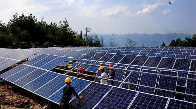 “國(guó)網(wǎng)陽光扶貧行動(dòng)”巴東首批40個(gè)村級(jí)光伏發(fā)電站建成投運(yùn)