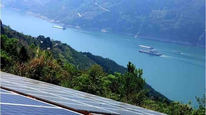 “國(guó)網(wǎng)陽光扶貧行動(dòng)”巴東首批40個(gè)村級(jí)光伏發(fā)電站建成投運(yùn)