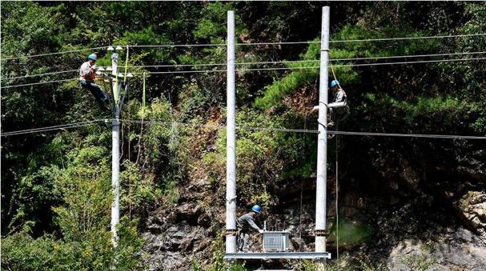 湖北神農(nóng)架：農(nóng)網(wǎng)改造進林區(qū) 電亮深山致富路