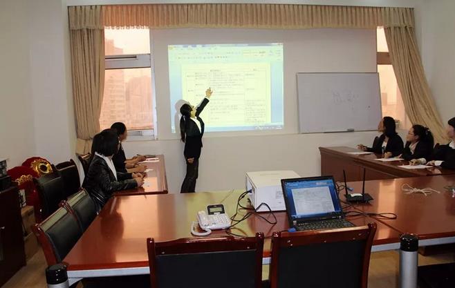 鄧麗娟：走好當(dāng)下，未來總會有曙光