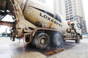 鐵腕守護(hù)“昆明藍(lán)” 大數(shù)據(jù)“天眼”實(shí)時(shí)監(jiān)管施工揚(yáng)塵