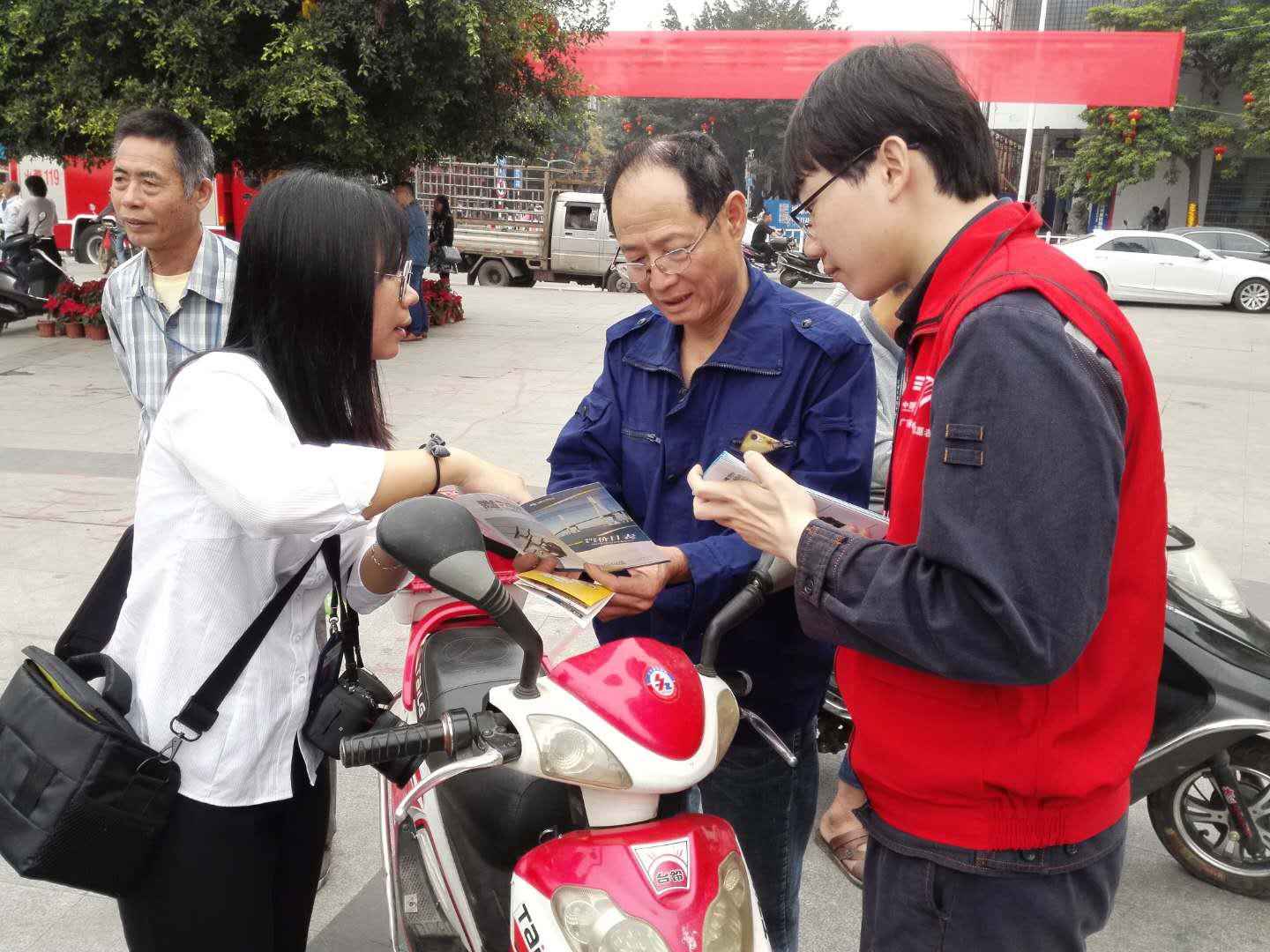 湛江遂溪供電局弘揚雷鋒精神