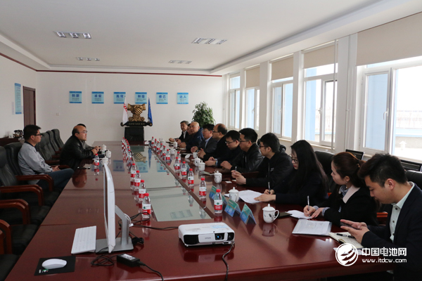 中國鋰電新能源產(chǎn)業(yè)鏈調(diào)研團一行與東皋膜相關(guān)領(lǐng)導(dǎo)交流、座談