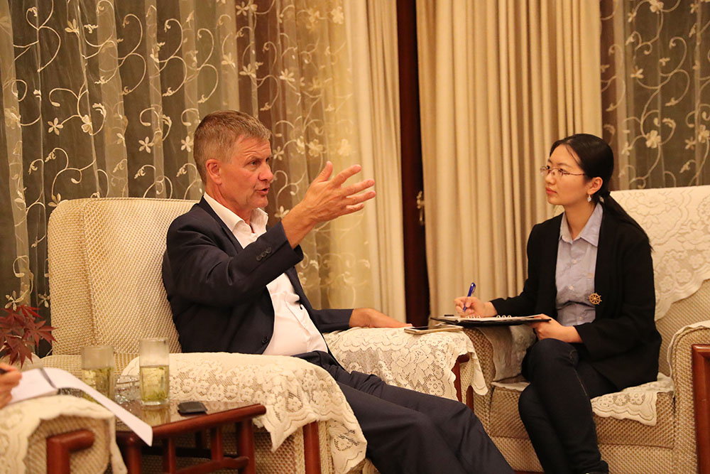 聯(lián)合國(guó)副秘書長(zhǎng)索爾海姆接受本報(bào)專訪，力挺中國(guó)“洋垃圾”禁令