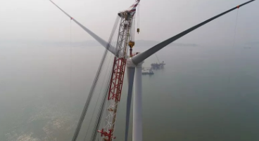 重磅！全球風(fēng)輪直徑最大抗臺(tái)風(fēng)型風(fēng)電機(jī)組成功吊裝！