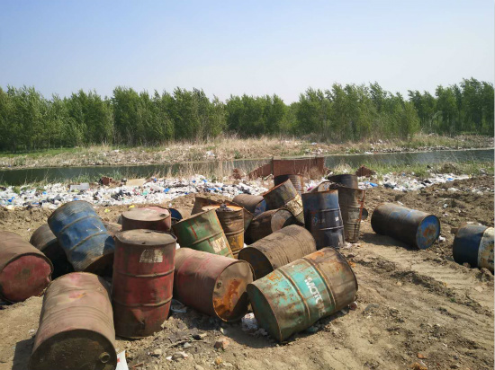 哈爾濱一垃圾堆存場(chǎng)非法傾倒危險(xiǎn)廢物