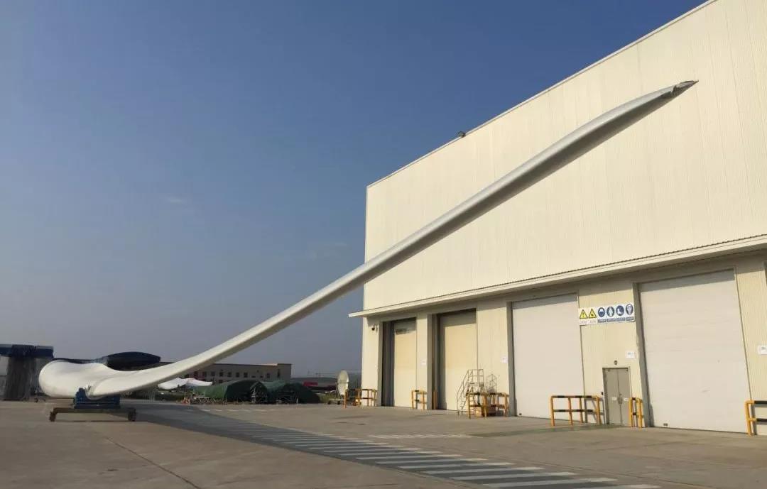 72米長(zhǎng)、LCOE最低！國(guó)內(nèi)首款海陸兩用風(fēng)電葉片成功下線