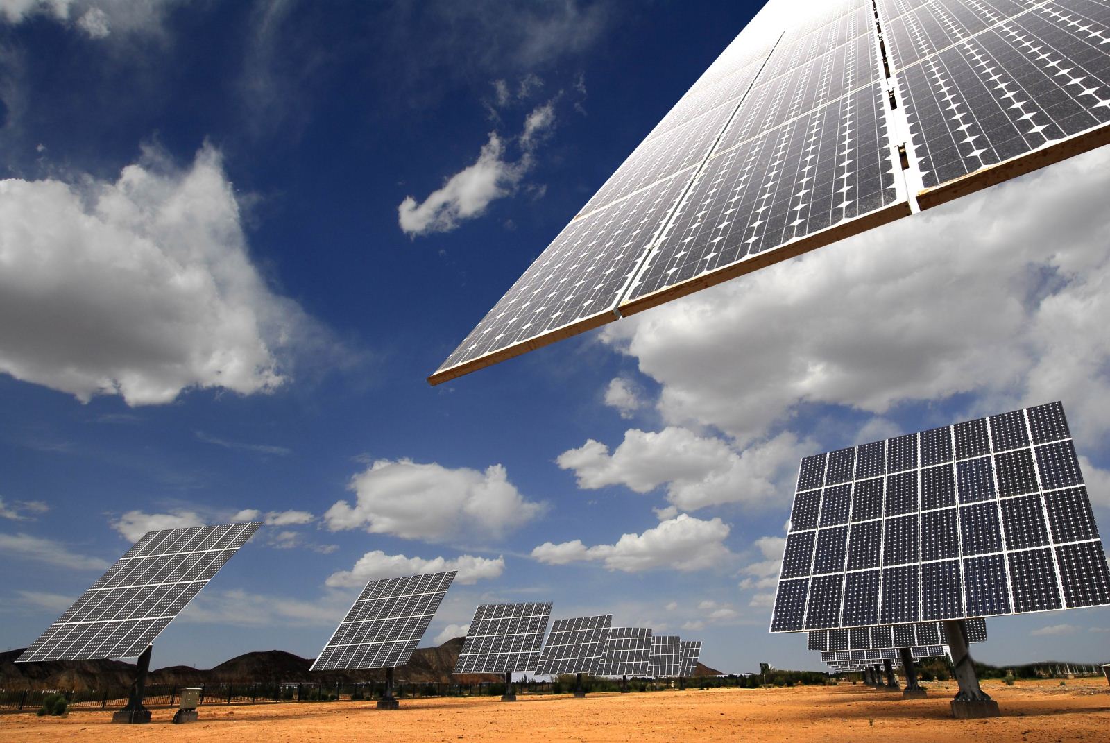 【深度】“531”之后一片狼藉：光伏企業(yè)尚有一線生機(jī)？