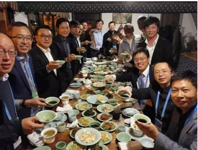 互聯(lián)網(wǎng)大佬的頂級飯局都吃啥？網(wǎng)友：看到了生態(tài)農(nóng)業(yè)的明天！