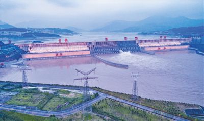 三峽樞紐進入滿負(fù)荷發(fā)電階段