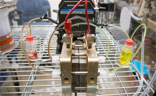 有機液流電池或?qū)⒃陔娋W(wǎng)儲能和調(diào)峰中擔當重任