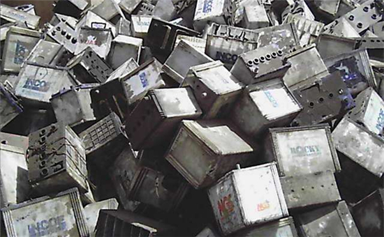 電動(dòng)車第一代動(dòng)力電池回收秘密：溶液不倒廁所倒哪？